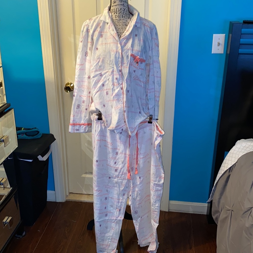 Victoria’s Secret women’s flannel pajama set - Picture 2 of 8